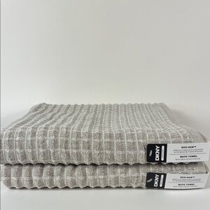 DKNY Eco-Hue Bath Towels Textured Tan White Checkered Soft Cotton Set of 2 NEW